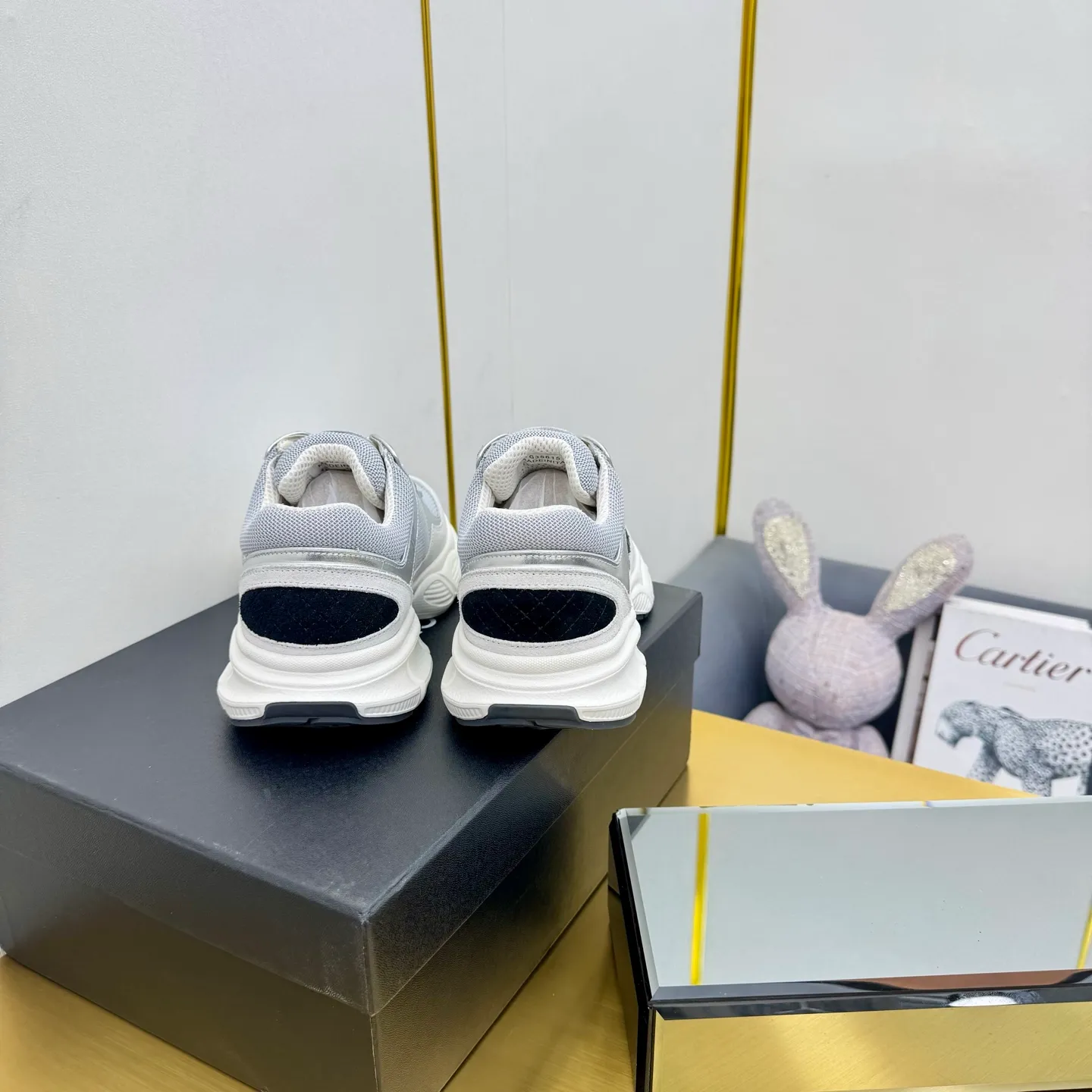 p700🐮🐮Upgraded version, upgraded version, upgraded version! No rebuttal accepted! ! ! ! Chanel Chanel dad shoes, couples' model for men and women - 2025 top casual sneakers in the counter. This classic design; the upper is electro-embroidered with various techniques; ❷The inner lining is made of: original Yangli + net ❸The outsole is based on: the original TPU combination outsole. The full set of boutique packaging for women 35–41